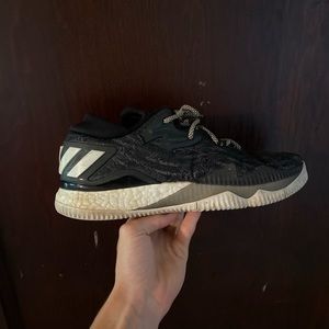 Very comfortable sneaker/basketball shoes. Size 11